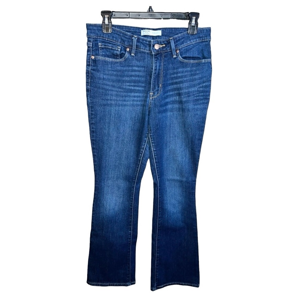 Signature Levi Strauss Jeans Women’s 6 Medium Blue Mid-Rise Bootcut 30x31
